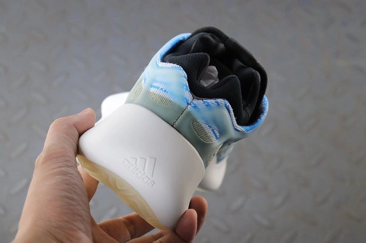 YEEZY 700 V3 아자레스