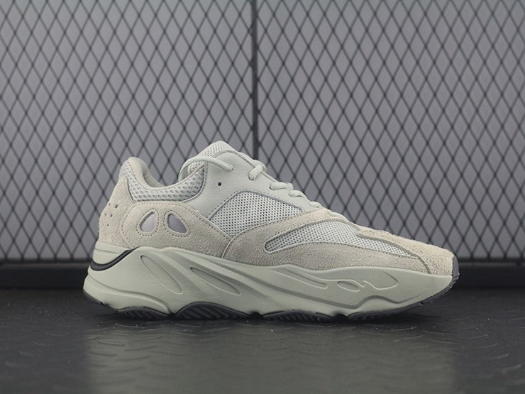 YEEZY 700 솔트