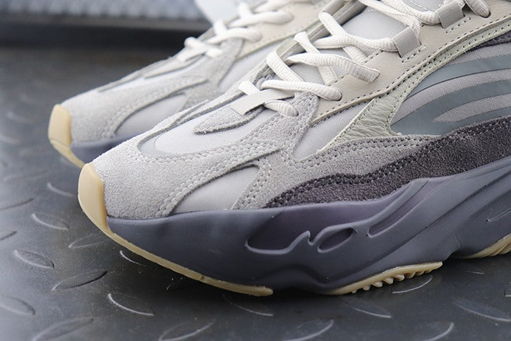 YEEZY 700 테프라