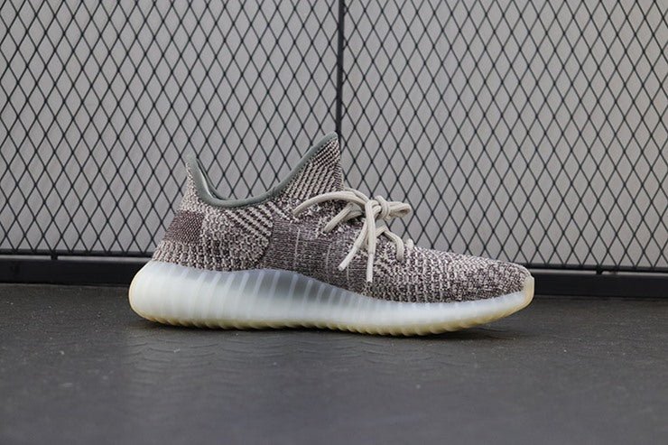 YEEZY 350 V2 시온