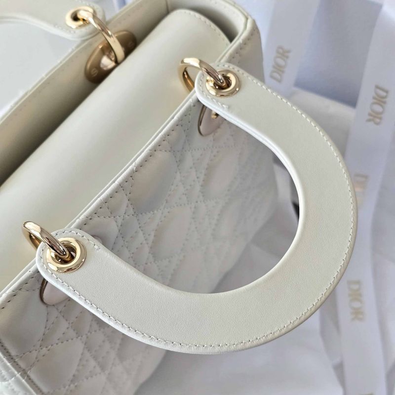 디올 레이디백 스몰 (라떼)