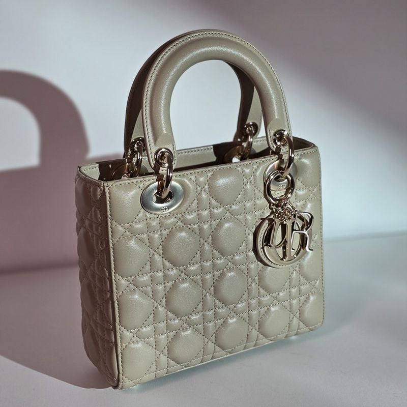 디올 레이디백 스몰 (카라멜 베이지)