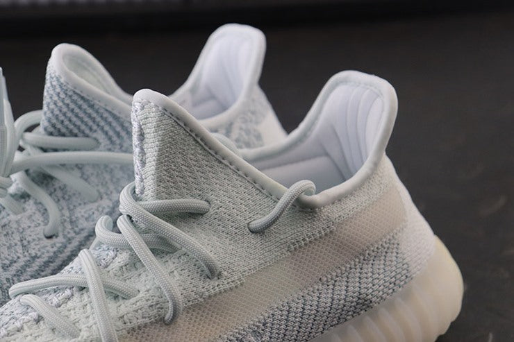 YEEZY 350 V2 클라우드 화이트 리플렉티브