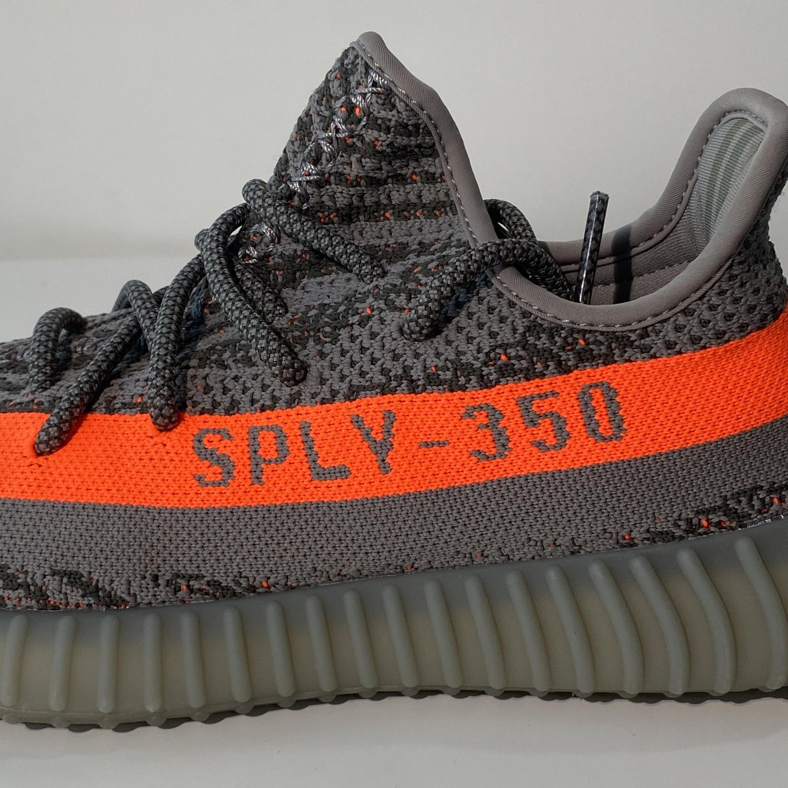할인재고) YEEZY 350 V2 벨루가 솔라레드 리플렉티브 / 265사이즈