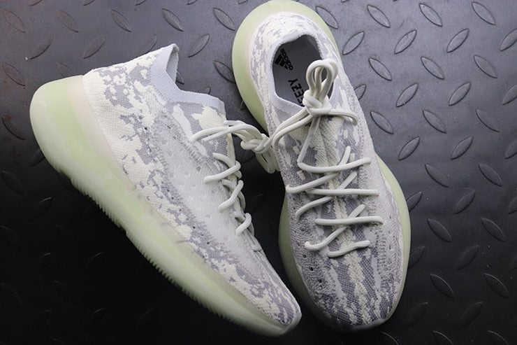 YEEZY 380 에일리언