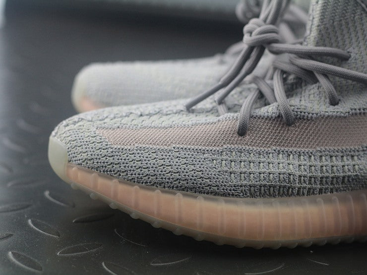 YEEZY 350 V2 트루폼