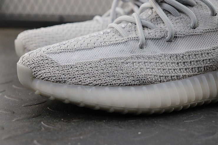 YEEZY 350 V2 테일라이트