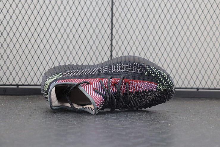 YEEZY 350 V2 예힐 리플렉티브