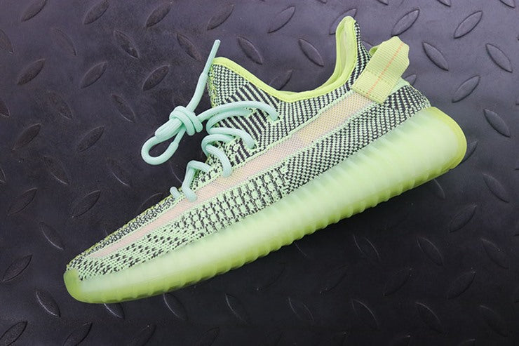 YEEZY 350 V2 이즈릴 리플렉티브