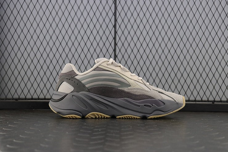 YEEZY 700 테프라