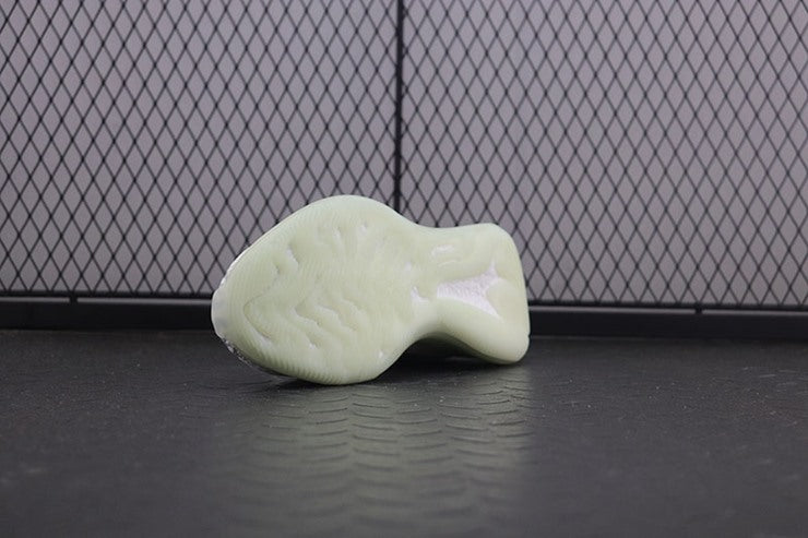 YEEZY 380 에일리언
