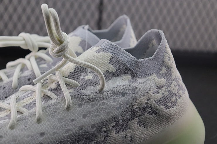 YEEZY 380 에일리언