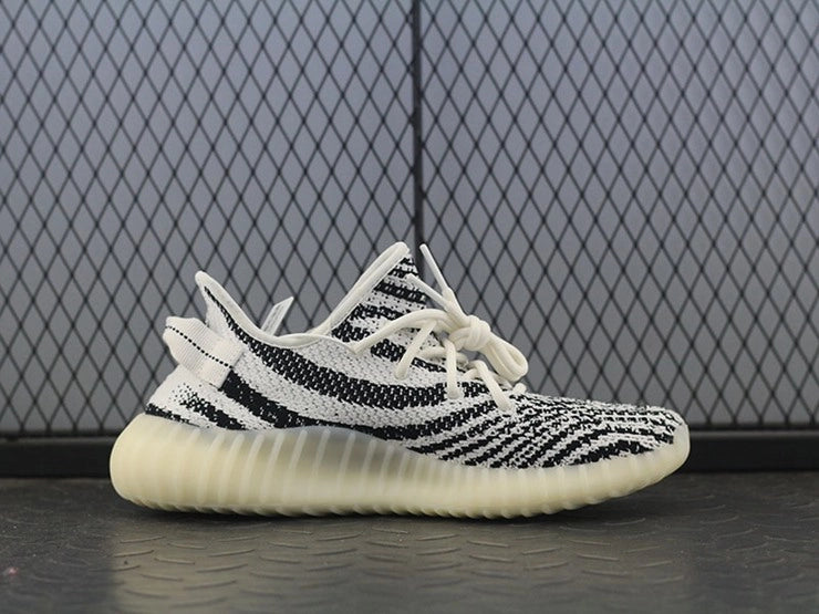 YEEZY 350 V2 지브라