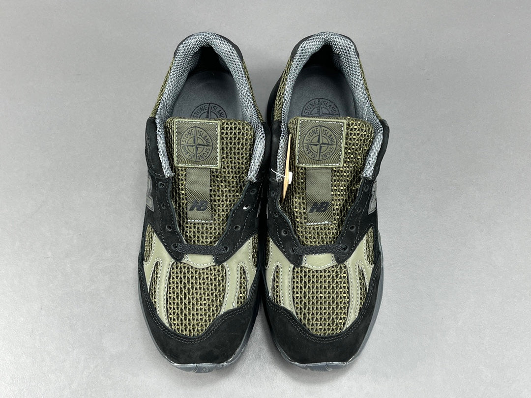 뉴발란스 x 스톤 아일랜드 991v2 메이드 인 UK 블랙 올리브 나이트