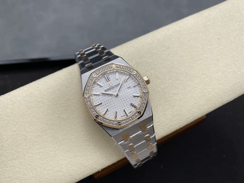 오데마피게 로얄오크 67651 흰판 로즈골드 콤비 다이아세팅 (33mm,쿼츠)