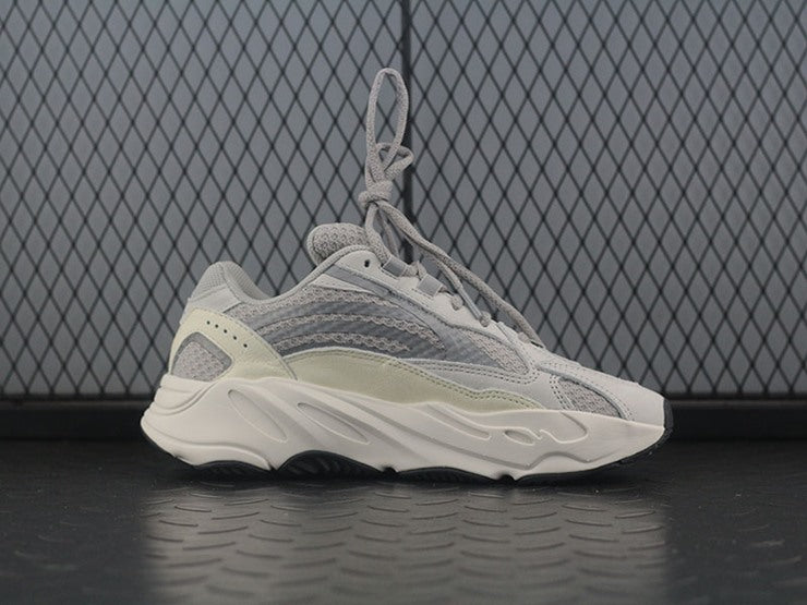 YEEZY 700 스태틱