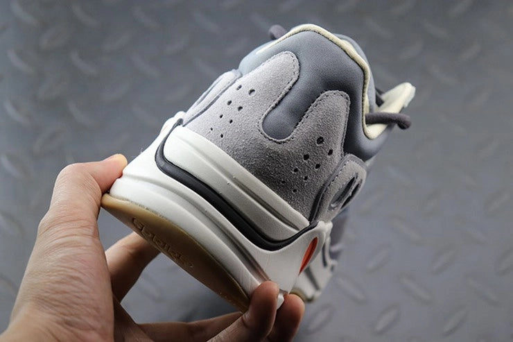 YEEZY 700 마그넷