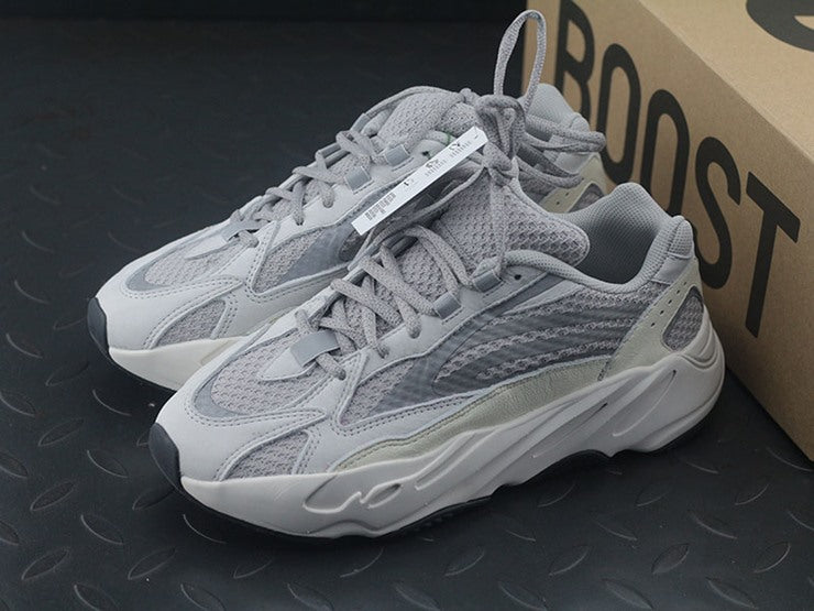 YEEZY 700 스태틱