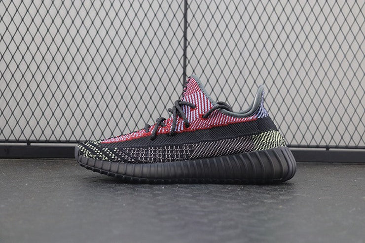 YEEZY 350 V2 예힐