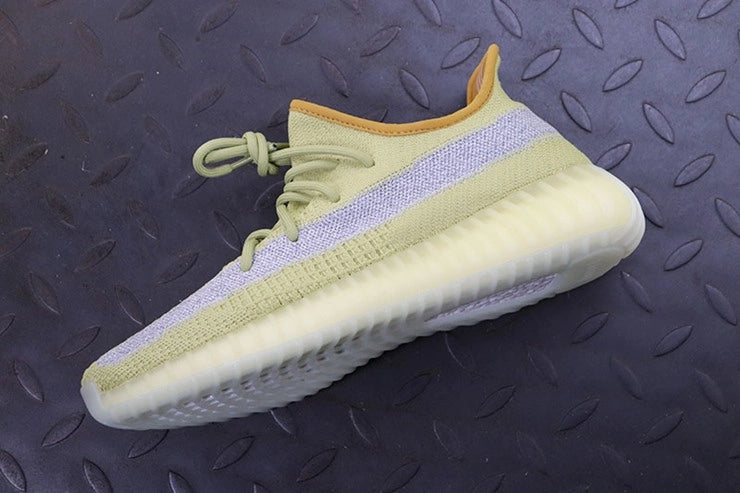 YEEZY 350 V2 마쉬