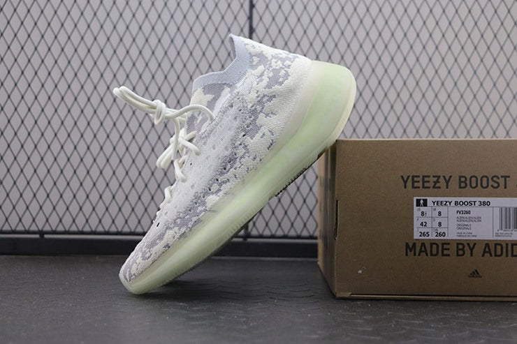 YEEZY 380 에일리언