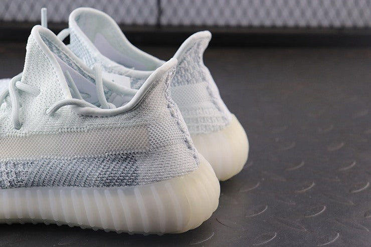YEEZY 350 V2 클라우드 화이트 리플렉티브