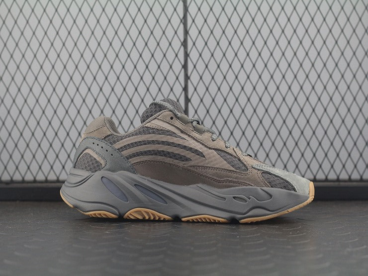 YEEZY 700 지오드