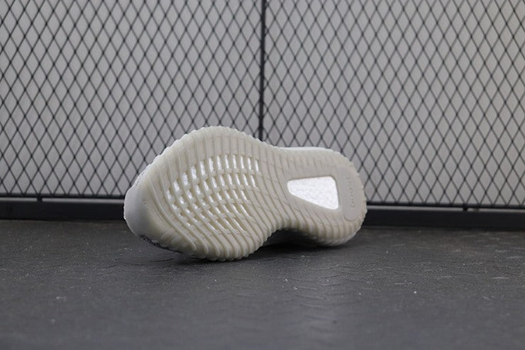 YEEZY 350 V2 테일라이트