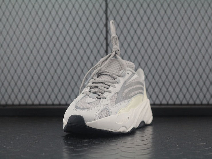 YEEZY 700 스태틱