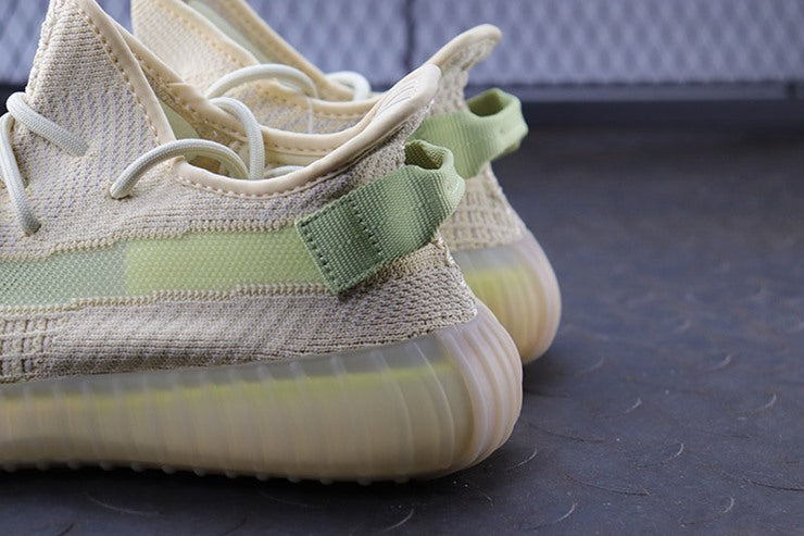 YEEZY 350 V2 플랙스