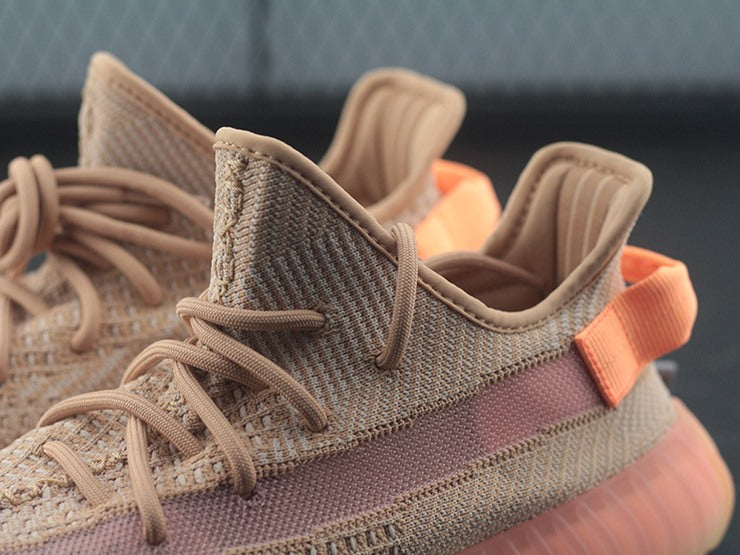 YEEZY 350 V2 클레이