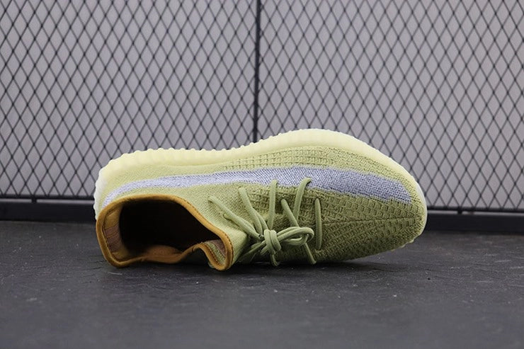 YEEZY 350 V2 마쉬