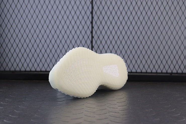YEEZY 350 V2 클라우드 화이트 리플렉티브
