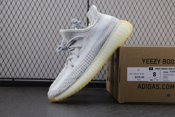YEEZY 350 V2 예사야