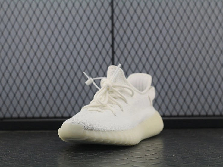 YEEZY 350 V2 트리플 화이트