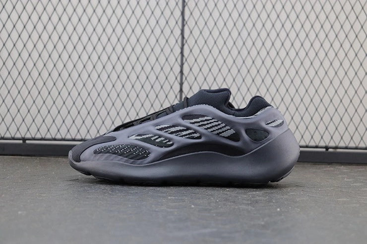 YEEZY 700 V3 알바