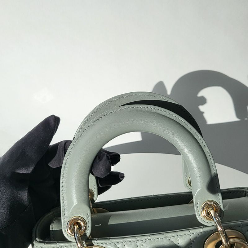 디올 레이디백 스몰 (스톤 그레이)