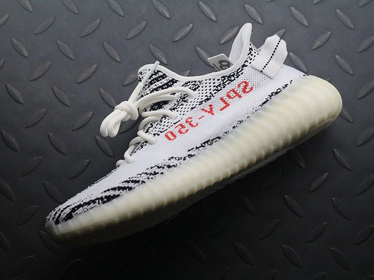 YEEZY 350 V2 지브라