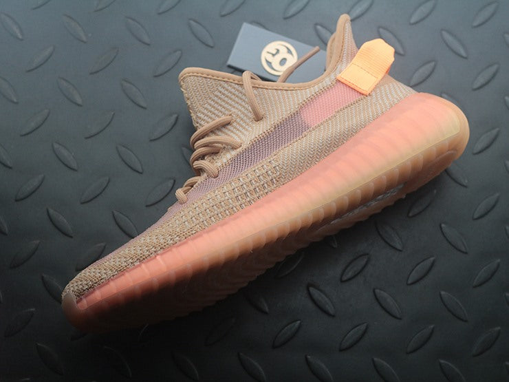 YEEZY 350 V2 클레이