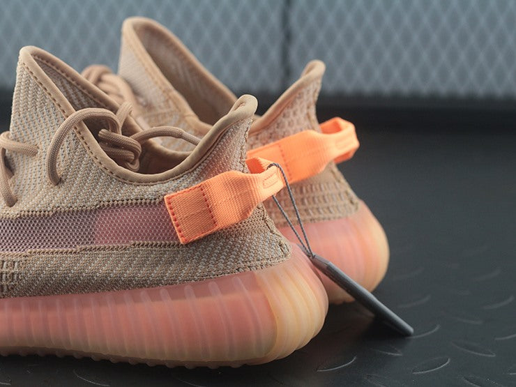 YEEZY 350 V2 클레이