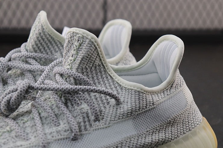 YEEZY 350 V2 예사야 리플렉티브