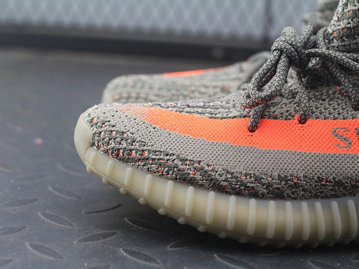 YEEZY 350 V2 벨루가 솔라레드 리플렉티브