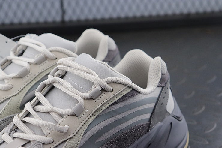 YEEZY 700 테프라