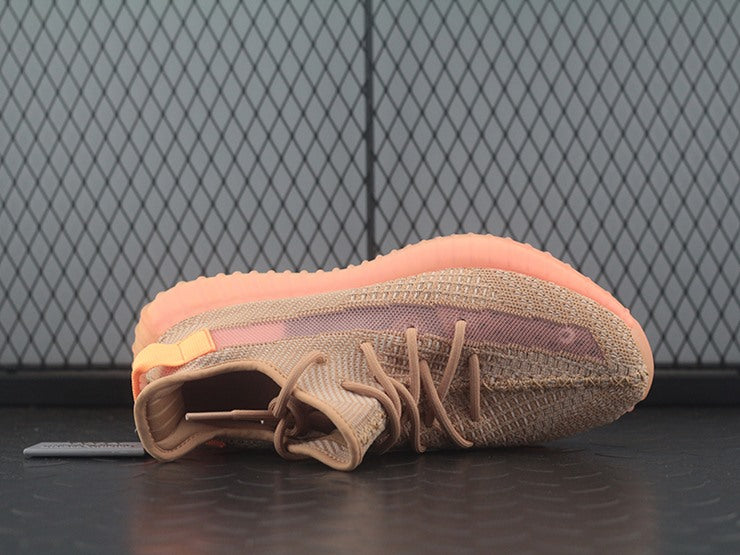 YEEZY 350 V2 클레이