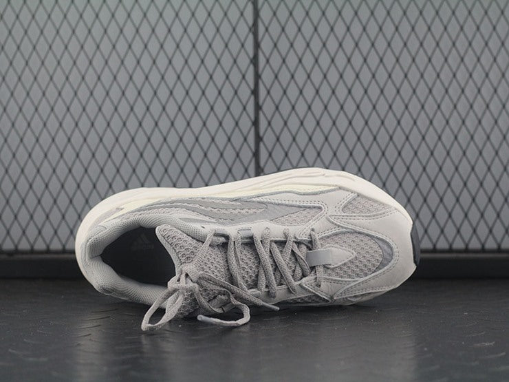 YEEZY 700 스태틱