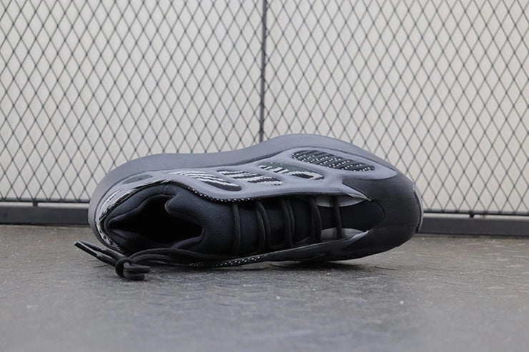 YEEZY 700 V3 알바