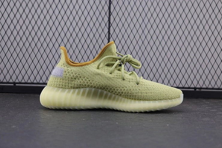 YEEZY 350 V2 마쉬