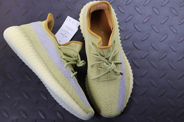 YEEZY 350 V2 마쉬