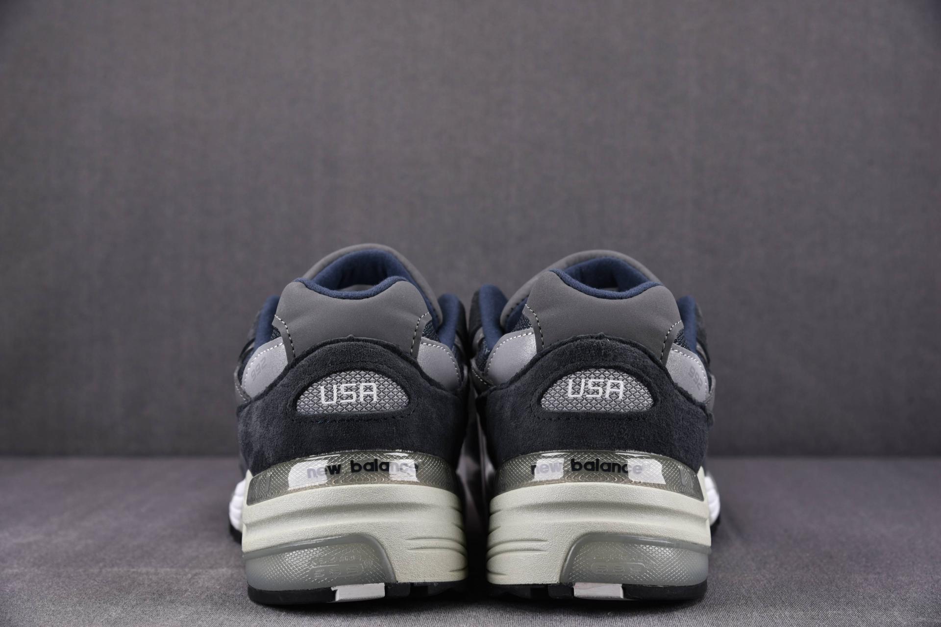 뉴발란스 992 메이드 인 USA 네이비