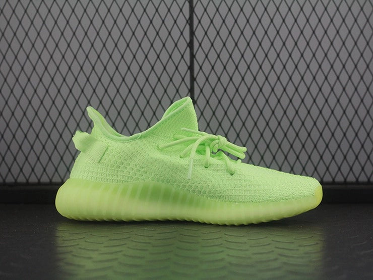 YEEZY 350 V2 글로우